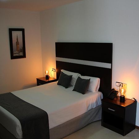 Torre de la Reina Hospedium Hotel Blu Torre De Sevilla מראה חיצוני תמונה