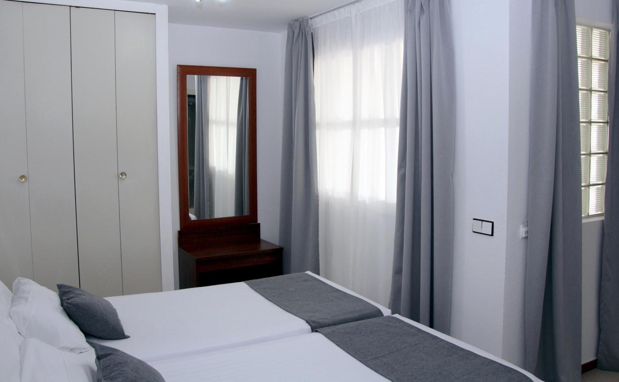 Torre de la Reina Hospedium Hotel Blu Torre De Sevilla מראה חיצוני תמונה